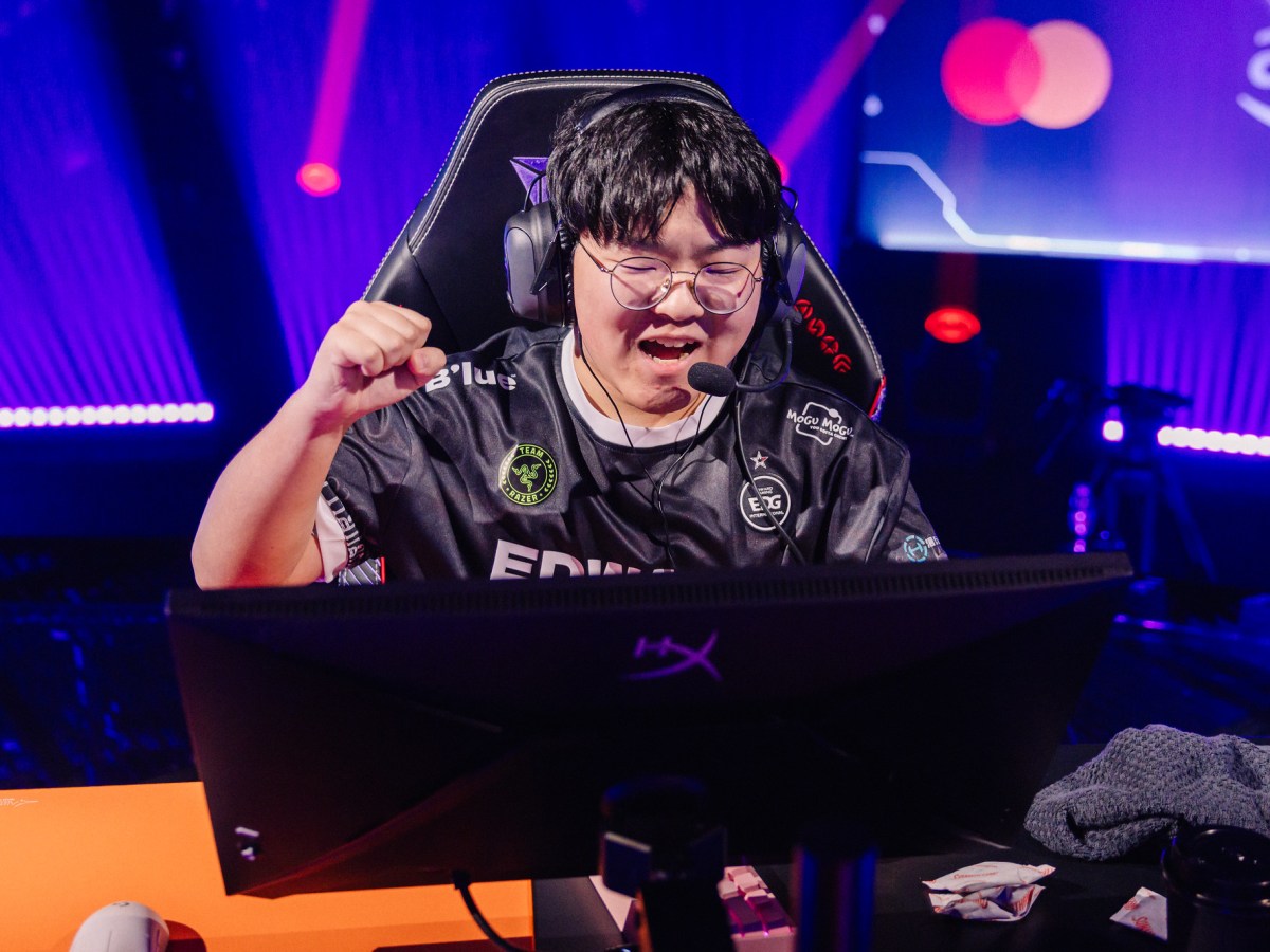 Edward Gaming Maintain Champions Form With 2-1 Win Over&nbsp;T1