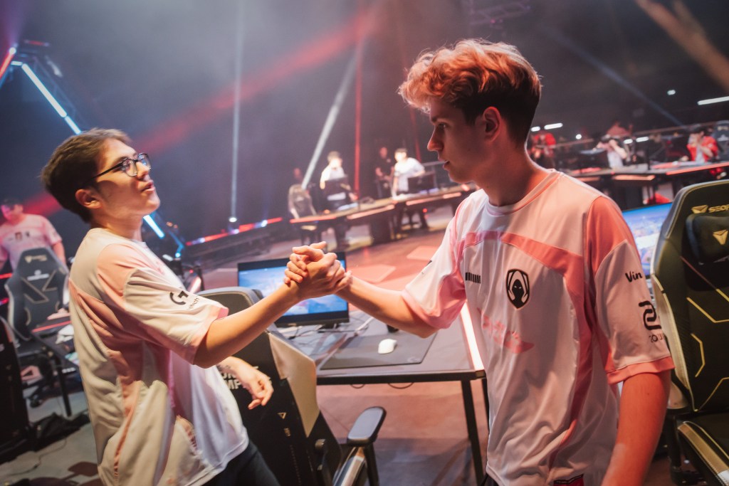 Team Heretics SLAM T1 To Concrete Their Spot at Champs&nbsp;Play-Offs