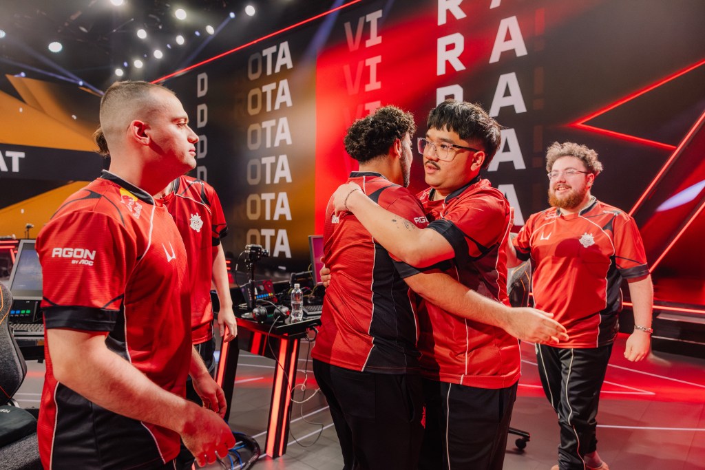 G2 Start Strong in 2-1 Victory Over 100&nbsp;Thieves