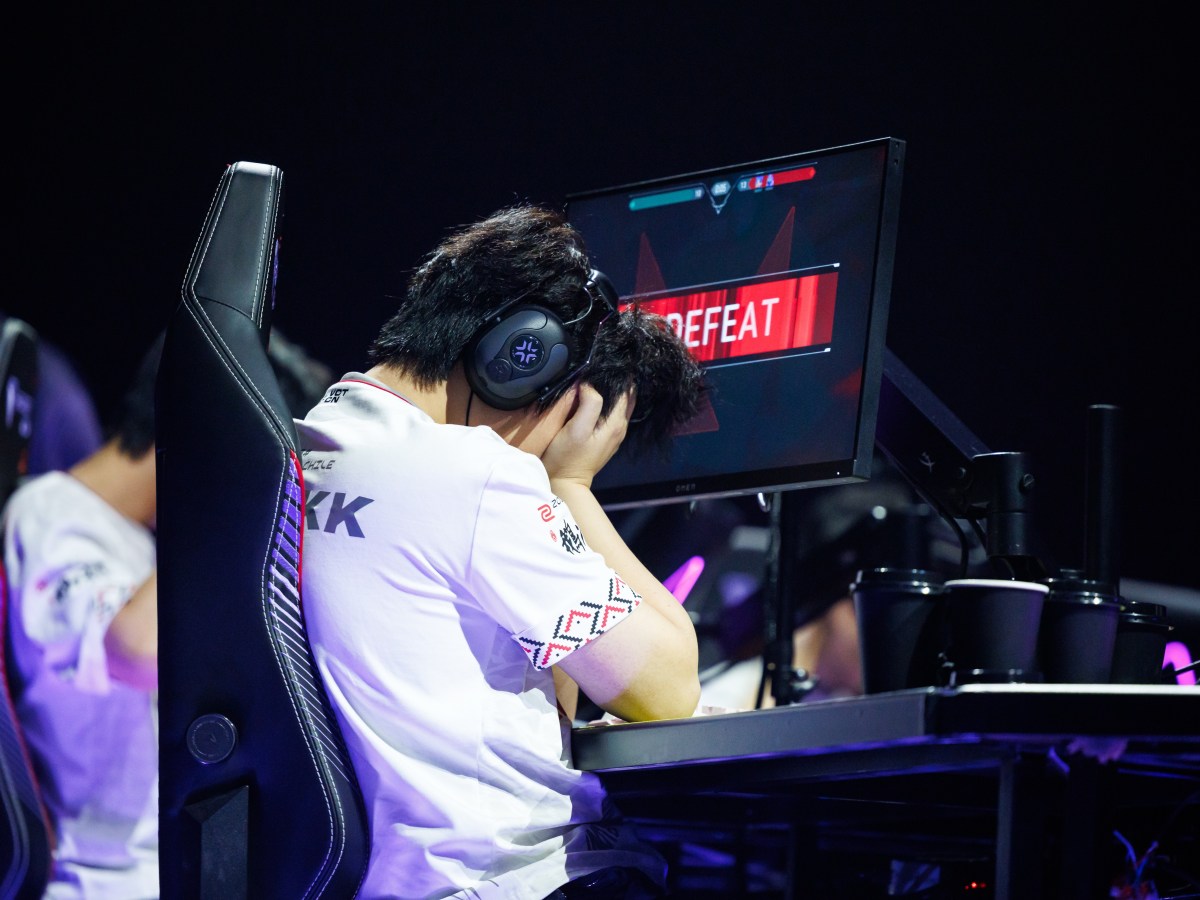 EDward Gaming Eliminated From Masters Santiago With 2-0 Loss to&nbsp;T1